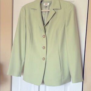 Talbots Women's Light Green Blazer. 3 button closure. 2 front pockets. Size 10.